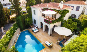 6 bedrooms villa with private pool enclosed garden and wifi at Spetses